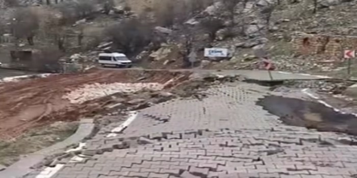 Nemrut Dağı yolunda göçük meydana geldi